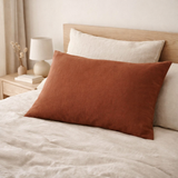 Taie d'oreiller stonewashed Zeff Caramel 50 x 75 en situation
