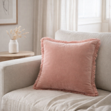 Coussin uni Fara Pink 45 x 45 en situation