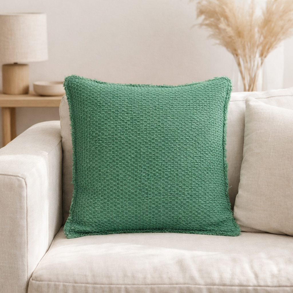 Coussin stonewashed Maia Chambray Agave 45 x 45 en situation