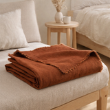 Plaid Zeff nomade Caramel 130 x 180 en situation