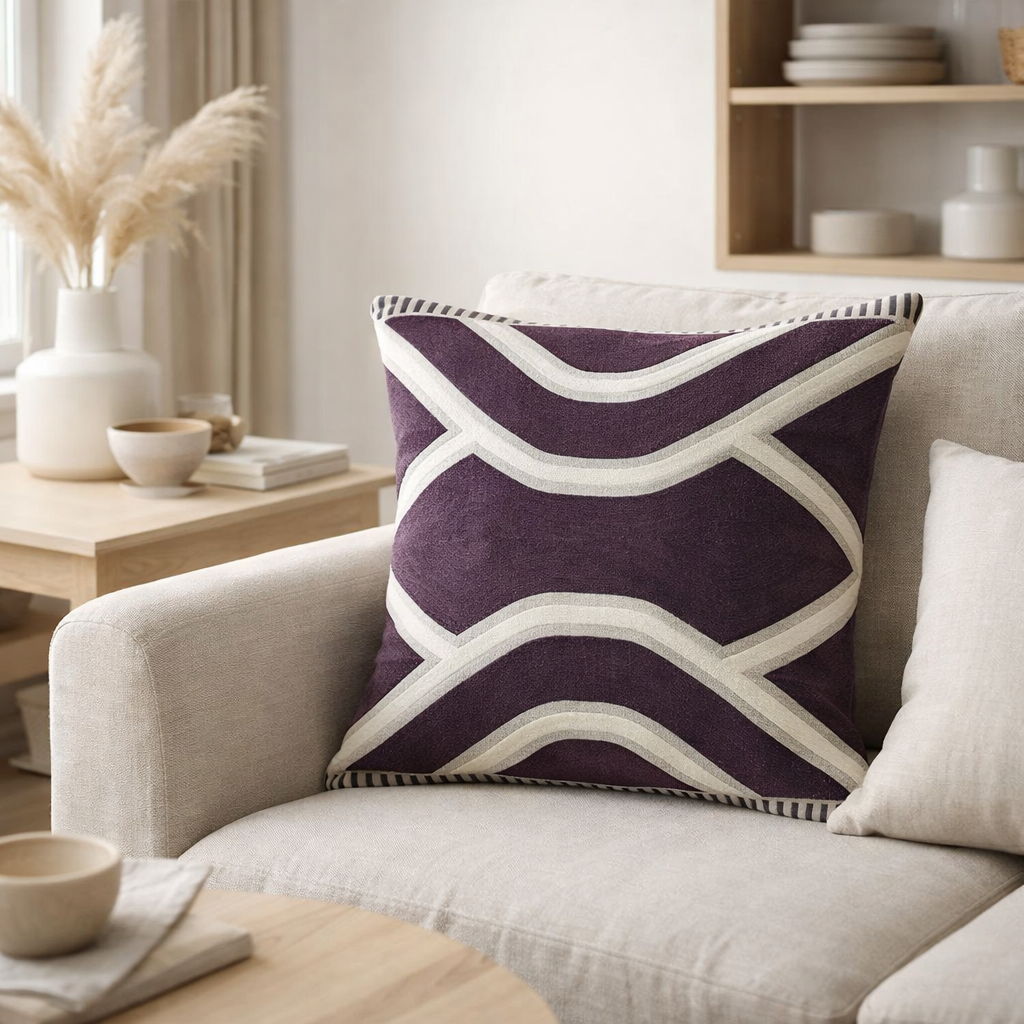 Coussin Johan brodé Raisin 45 x 45 en situation