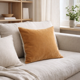 Coussin uni Elise Ocre 45 x 45 en situation