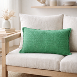 Coussin stonewashed Maia Chambray Agave 30 x 50 en situation