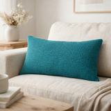 Coussin Maia Bleu Topaze 30 X 50 en situation