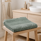 Drap de douche uni Zoé Thym 70 x 140 en situation