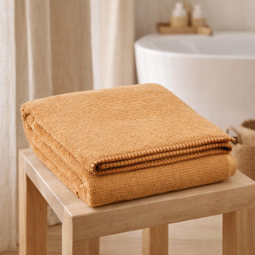 Drap de bain Bora Moutarde 90 x 150 en situation
