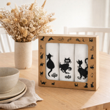 Lot de 3 torchons Dubout Les chats brodé Blanc 40 x 60 en situation