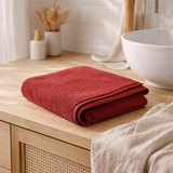 Drap de bain Bora Géranium 90 x 150 en situation