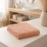 Serviette de toilette uni Zoe Argile 50 x 100 en situation