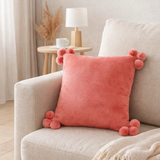 Coussin Tendre Pompons Malabar 45 x 45 en situation