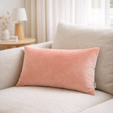 Coussin uni Elise Pêche 30 x 50 en situation