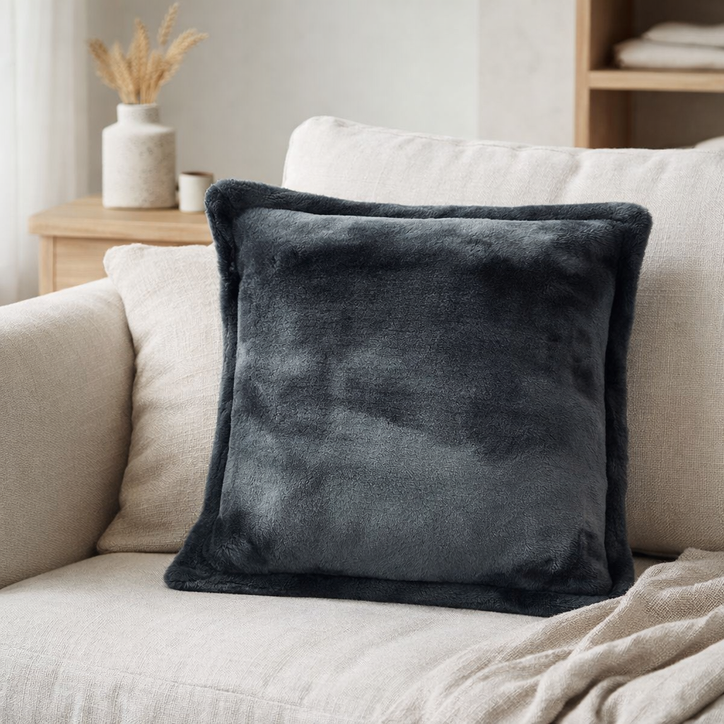 Coussin Tendre Cendre 50 x 50 en situation