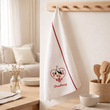 Torchon nid d'abeilles recyclé Cigogne fleurs Strasbourg Blanc/rouge 50 x 70 en situation