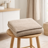 Drap de bain Bora Galet 90 x 150 en situation