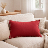 Coussin Nala Groseille 30 x 50 en situation