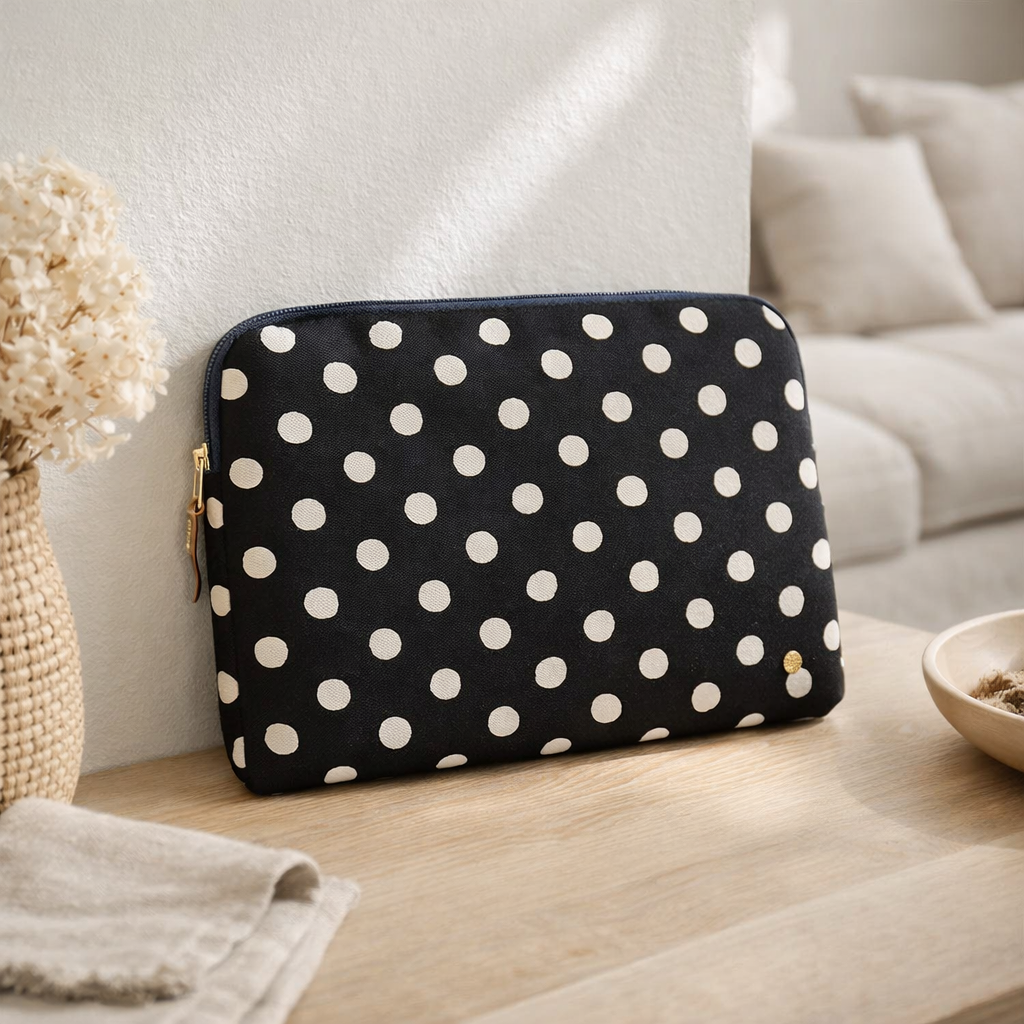 Housse ordinateur Mia Caviar 13-14 en situation