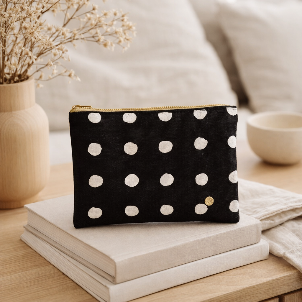 Pochette mia caviar m 14 x 19 x 1 en situation