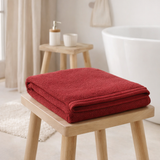 Drap de douche Bora Géranium 70 x 130 en situation