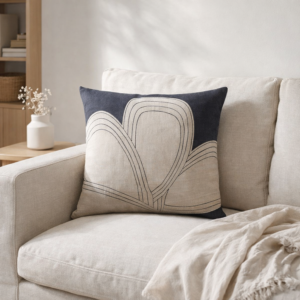 Coussin Zeff Zaha Marine 45 x 45 en situation