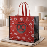 Grand Sac Shopping Bretzel Rouge 36 x 44 en situation