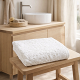 Serviette de toilette Gilda Neige 50 x 100 en situation