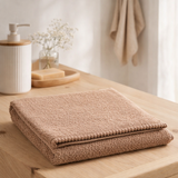 Serviette de toilette Bora Latte 50 x 100 en situation