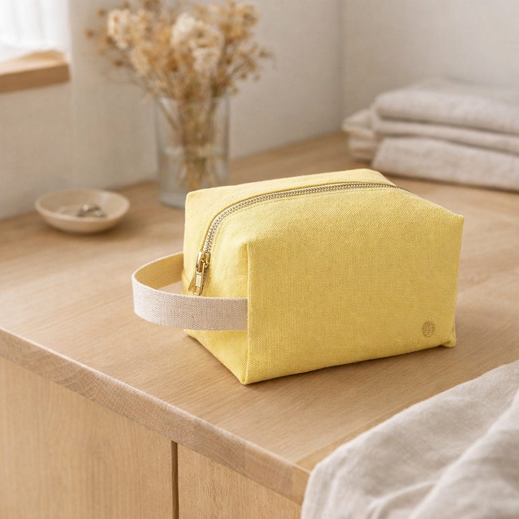 Trousse cube iona soleil 15,5 x 10 x 10 en situation