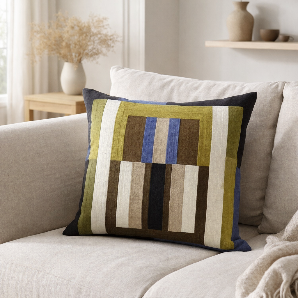 Coussin brodé Jason Cèdre 45 x 45 en situation