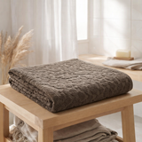 Drap de douche Gilda Carbone 70 x 130 en situation
