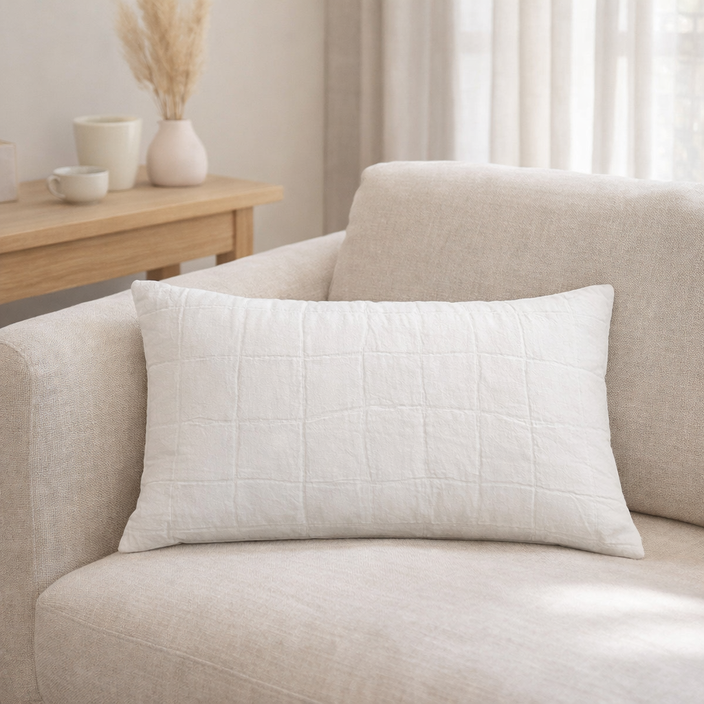 Coussin recyclé Titou Blanc 30 x 50 en situation
