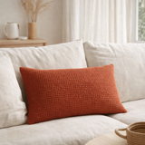 Coussin recyclé Maia Sienne 30 x 50 en situation