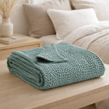 Jeté stonewashed Tana Vert de gris 180 x 260 en situation