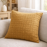 Coussin Swami Safran 45 x 45 en situation