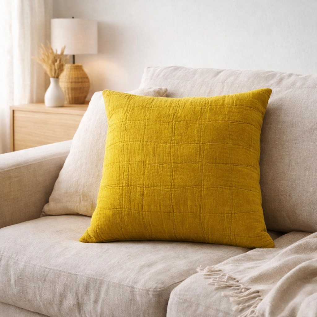 Coussin recyclé Titou Absynthe 45 x 45 en situation