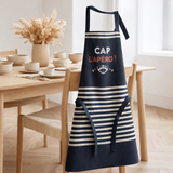 Tablier de cuisine Cap sur l'apéro recyclé Marine 72 x 90 en situation