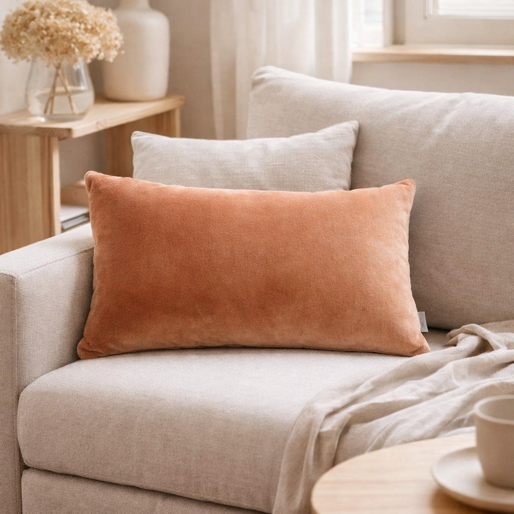 Coussin uni Elise Rouille 30 x 50 en situation