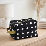 Trousse cube Mia Caviar 22 x 14 10,5 en situation