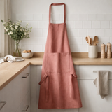 Tablier de cuisine recyclé Dario Bois de rose 85 x 72 en situation