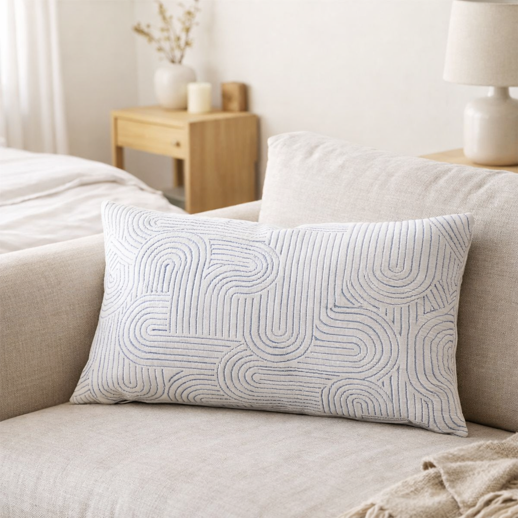 Coussin Kiko Indigo 30 x 50 en situation