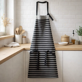 Tablier de cuisine recyclé Tilio Noir/gris 72 x 90 en situation