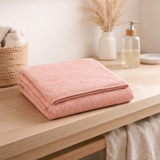 Drap de douche Bora Azalée 70 x 130 en situation