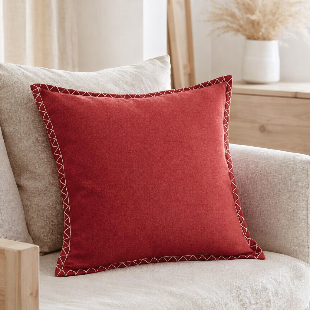 Coussin Nala Groseille 45 x 45 en situation