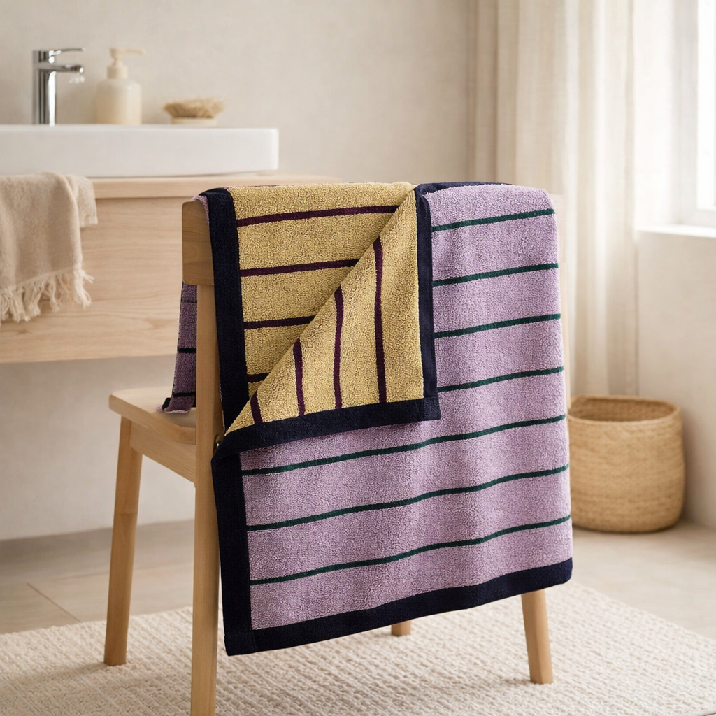 Maxi drap de bain Charly Lilas 100 x 160 en situation
