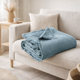 Plaid uni Fara Acier 135 x 200 en situation