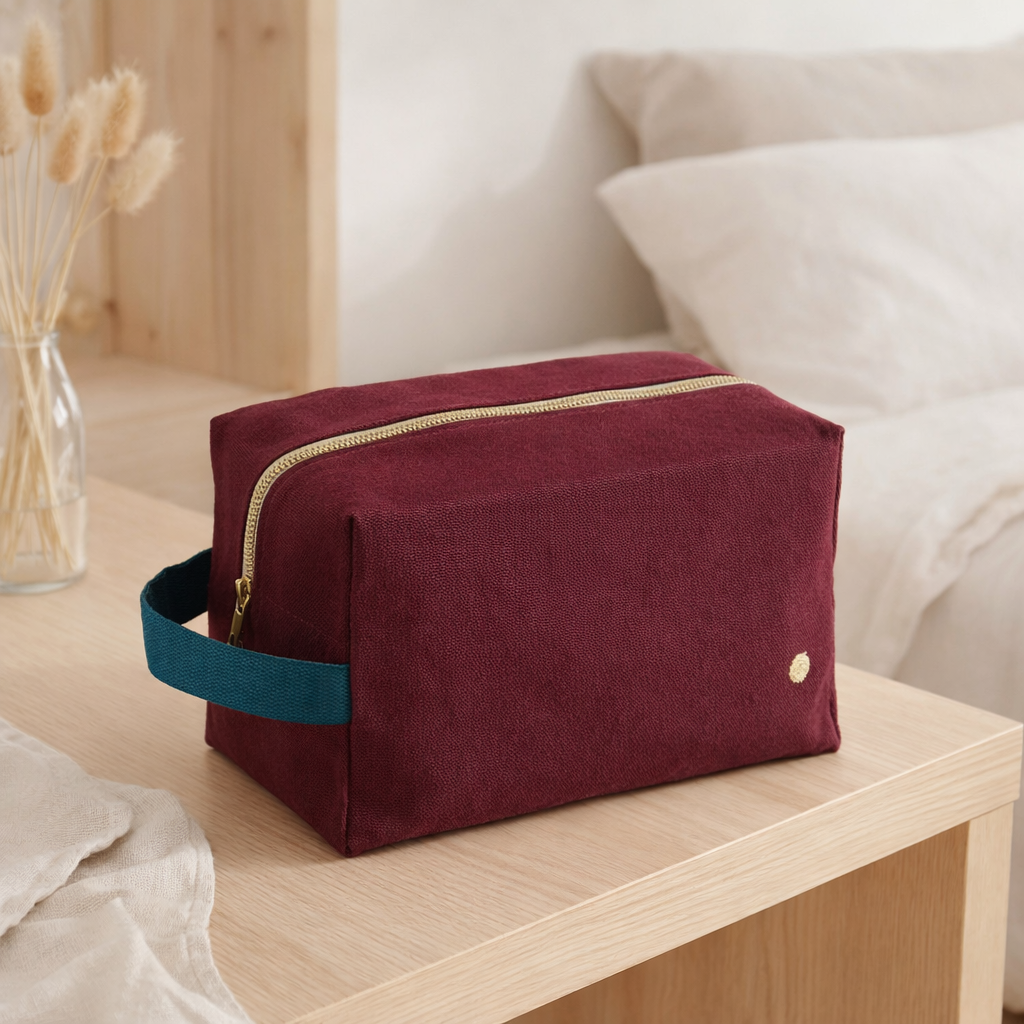 Trousse cube Iona Wine 22 x 14 x 10,5 en situation