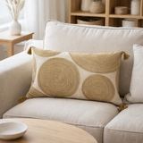 Coussin brodé Tito Naturel 40 x 65 en situation