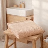 Serviette de toilette Zoé Poudre 50 x 100 en situation