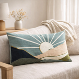Coussin brodé Elie Vert de gris 40 x 65 en situation