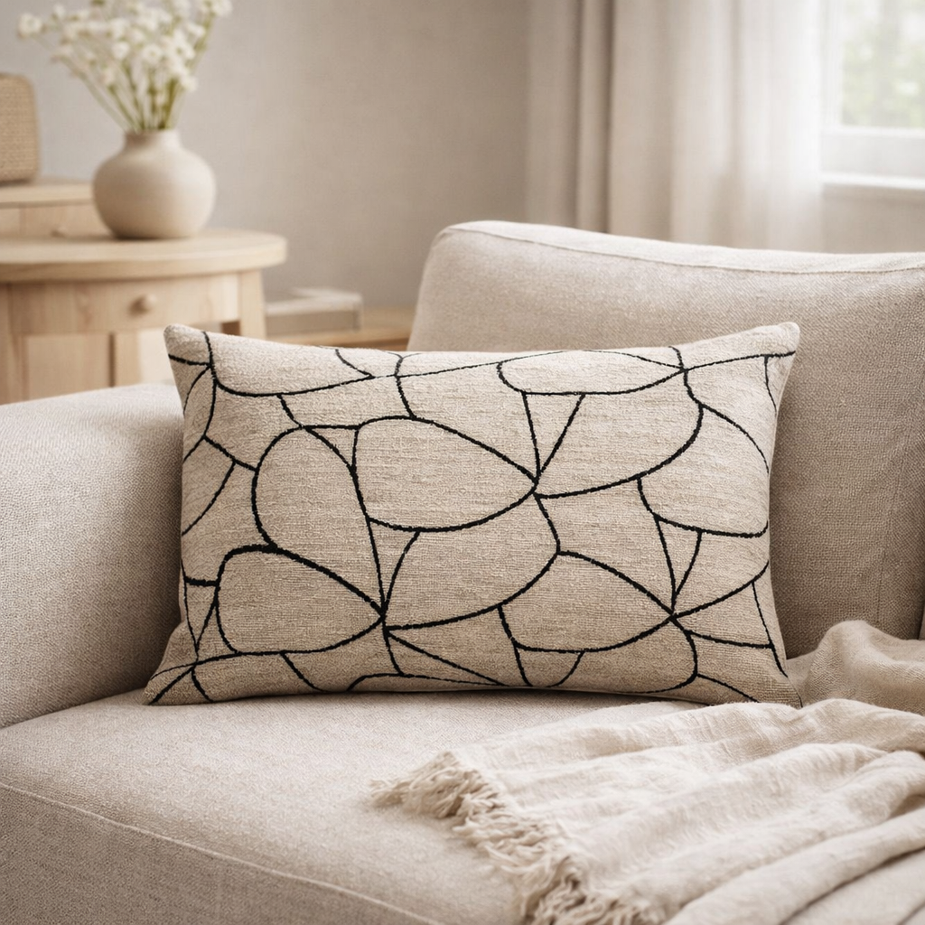 Coussin Dany Blanc/noir 40 x 65 en situation