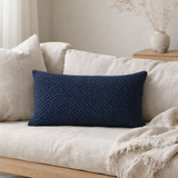 Coussin recyclé Maia Navy 30 x 50 en situation